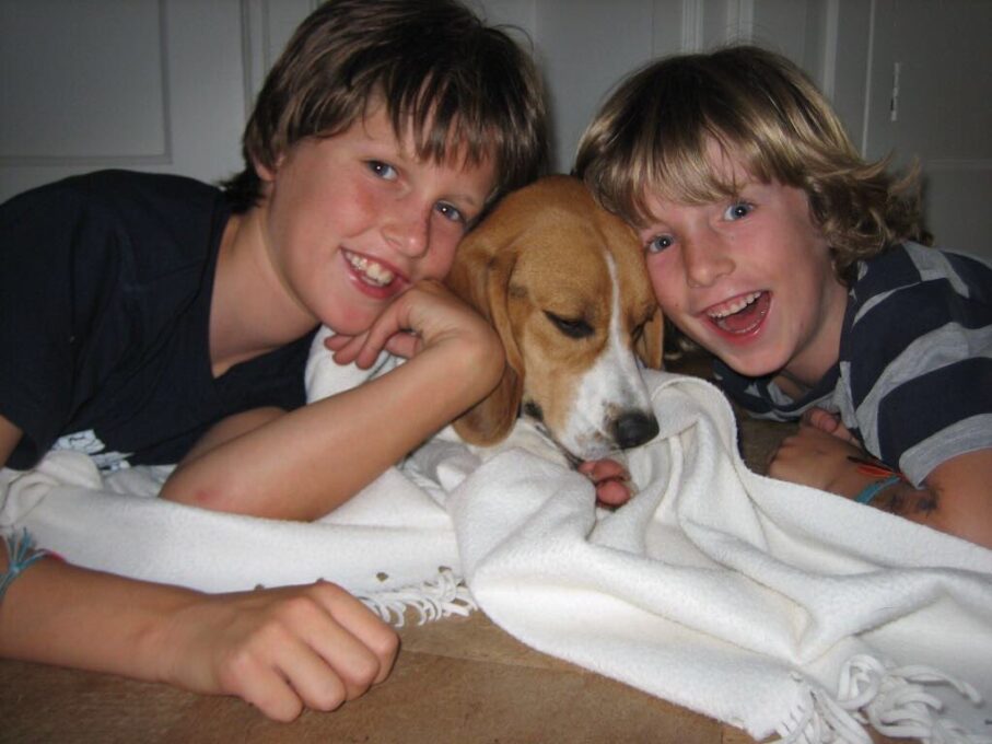 Cas, broer en hond