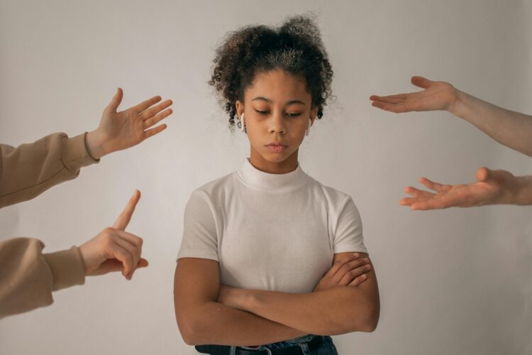 mensen-hand-meisje-wand